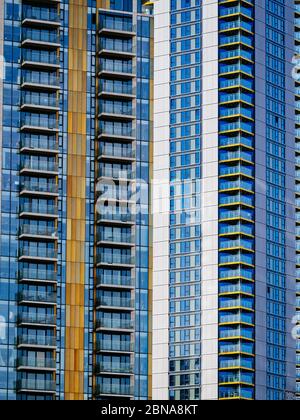 LONDRA, REGNO UNITO - 14 febbraio 2020: Alti edifici residenziali sopra Elephant and Castle, Londra, Regno Unito. Foto Stock