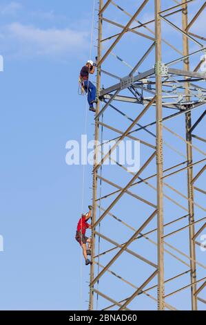 Ingegnere ad alta tensione al lavoro, Baden-Württemberg, Germania, Europa Foto Stock