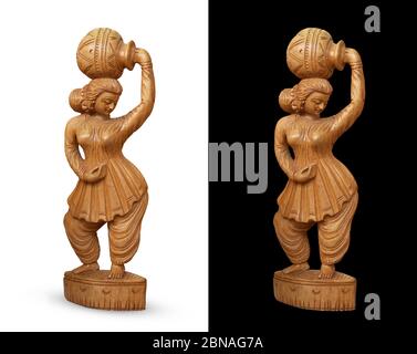 Una piccola statua di legno di signora - showpiece - arredamento domestico - isolato Foto Stock