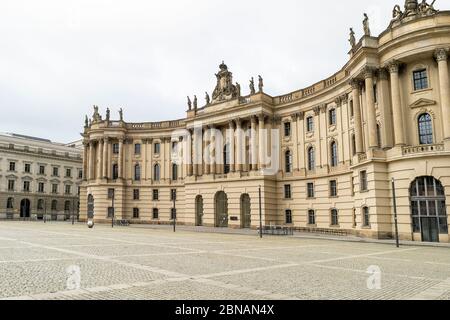 La Facoltà di giurisprudenza dell'Università Humboldt di Bebelplatz, nel centro di Berlino, Germania Foto Stock