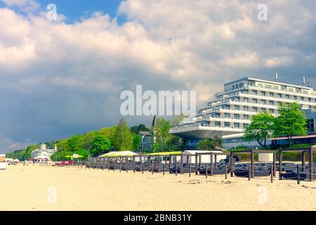 Hotel sulla spiaggia del Mar Baltico Foto Stock