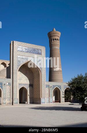 Complesso poi Kolon, Miri madrassah arabo a Bukharat, Uzbekistan Foto Stock