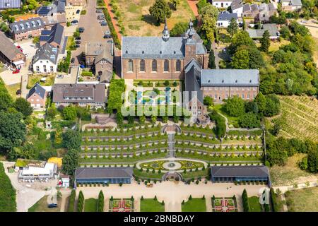 Monastero Kamp con giardini terrazza, Landesgartenschau 2020, spettacolo orticolo statale, vista aerea, Germania, Nord Reno-Westfalia, zona Ruhr, Kamp-Lintfort Foto Stock