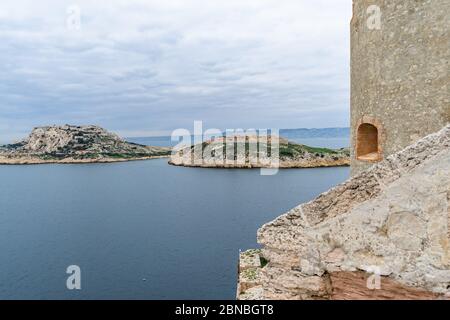 Incredibile scatto delle isole Frioul visto dal Chateau d'If A Marsiglia Foto Stock