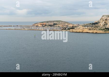 Incredibile scatto delle isole Frioul visto dal castello d'If, Marsiglia Foto Stock