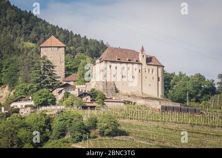 Castel Tirolo (in tedesco: Schloss Tirol), vicino a Merano, nel Tirolo meridionale Foto Stock