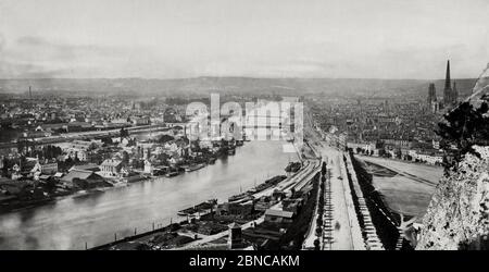 Vista sul centro della città di Rouen lungo la Senna Foto Stock