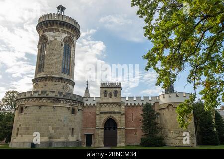 Vista di Franzensburg, un castello in Laxenburg, Austria Inferiore, Austria. Fu costruita tra il 1801 e il 1836. Essa è stata nominata in memoria dell'ultima Santa Romana Foto Stock