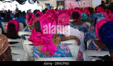 NIGERIA LAGOS DONNE CONGRES SOGGETTO VEDOVA IN AFRICA Foto Stock