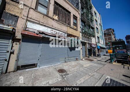 New York, N.Y/USA – 13 maggio 2020: I negozi di Canal Street sono chiusi a causa dei rischi per la salute del COVID-19. Credit: Gordon Donovan/Alamy Live News Foto Stock