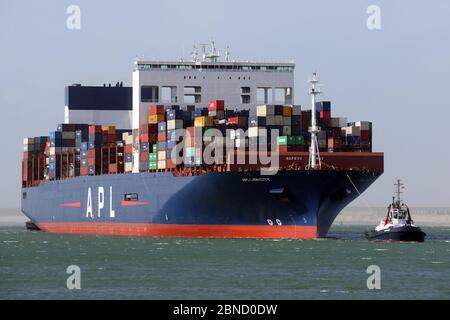 La nave-container APL Lion City lascerà il porto di Rotterdam il 12 marzo 2020. Foto Stock