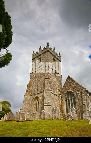 Torre dell'orologio della Chiesa Parrocchiale di Godshill sull'Isola di Bianco in Inghilterra Foto Stock