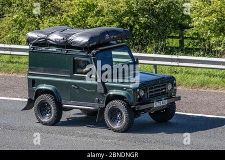 Spedizione d'epoca, fuoristrada 4x4 britannico, robusto veicolo fuoristrada fuoristrada per avventure su rally terrestre, Land Rover Discovery Turbo Diesel UK Foto Stock