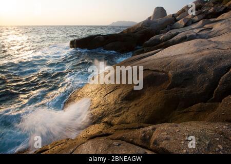 Granito rocce costiere, Yakushima Island, Giappone, novembre 2008. Foto Stock