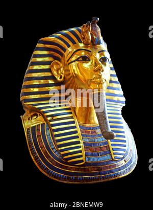 La maschera d'oro di Tutankhamon nel Museo Egizio, il Cairo, Repubblica d'Egitto Foto Stock