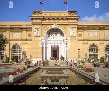 Ingresso al Museo delle Antichità Egizie (Museo Egizio), Piazza Tahrir, il Cairo, Repubblica d'Egitto Foto Stock