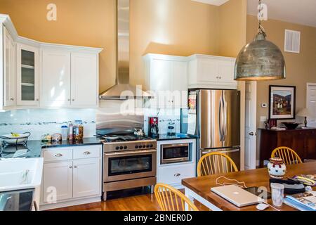 Blairsville, GA - soggiorno di campagna, interno, cucina Foto Stock