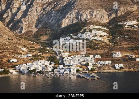 Foto aerea di Ormos Egialis nell'isola di Amorgos, Grecia Foto Stock