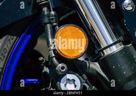 Limassol Cipro 14 maggio 2020 chiusura di una moto parcheggiata per le strade di Limassol nell'isola di Cipro Foto Stock