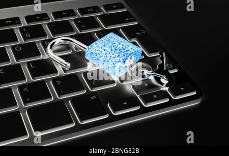 Calcolatore bloccato al sicuro da virus o di un attacco di software dannoso. Computer laptop protetti da online cyber crimine e l'hacking. Computer Security concetto con Foto Stock