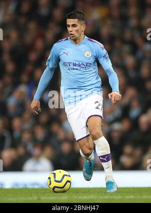 Joao Cancelo di Manchester City durante la partita della Premier League all'Etihad Stadium di Manchester. Foto Stock