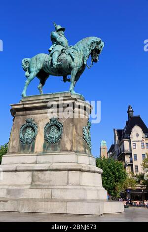 Statua di Re Karl X Gustav, Piazza principale, Città Vecchia, Malmo, Skane County, Svezia, Scandinavia, Europa Foto Stock