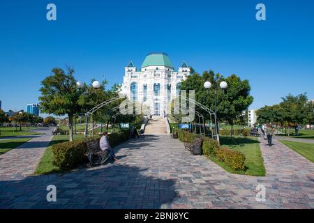 Teatro di Stato musicale dell'Opera e Balletto ad Astrakhan, Astrakhan Oblast, Russia, Eurasia Foto Stock