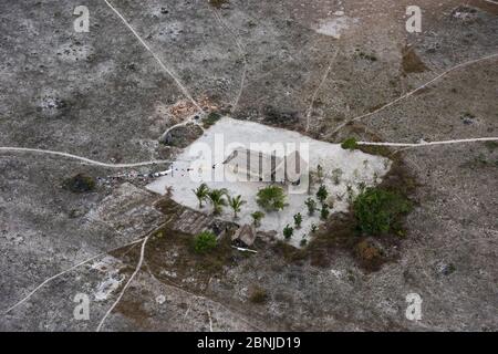 Veduta aerea della Casa Amerindia, Savanna Rupununi, Guyana, Sud America Foto Stock