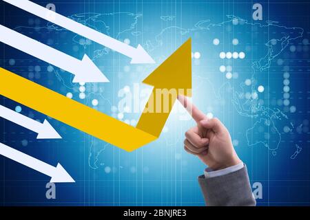 Concetto di ripresa economica con grafici a linee Foto Stock