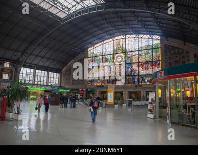 Stazione ferroviaria di Bilbao Abando Foto Stock