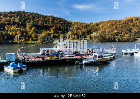 Europa, Polonia, Voivodato silesiano, Jezioro Zywieckie / Lago Zywiec Foto Stock