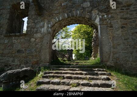 Porta fatta di pietre naturali è fatto per durare Foto Stock