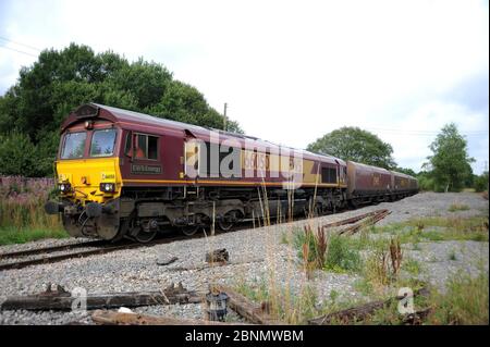 66050 'EWS Energy' al livello di Hirwaun con un treno a carbone caricato dalla Tower Colliery per la centrale elettrica di Aberthaw. Foto Stock