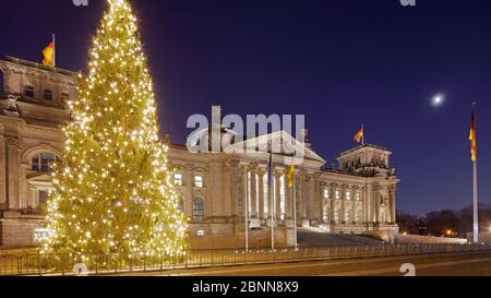 Reichstag, Natale, Blue Hour, Bundestag, quartiere governativo, Berlino, Germania Foto Stock