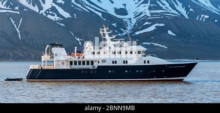 Expedition Yacht di lusso nel mare Artico, Svalbard Foto Stock