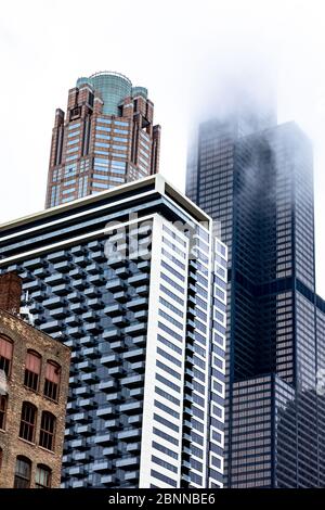 Vista dall'alto dei grattacieli di chicago e degli alti edifici degli uffici. Mostra vari stili architettonici. Illinois stati uniti. Foto Stock