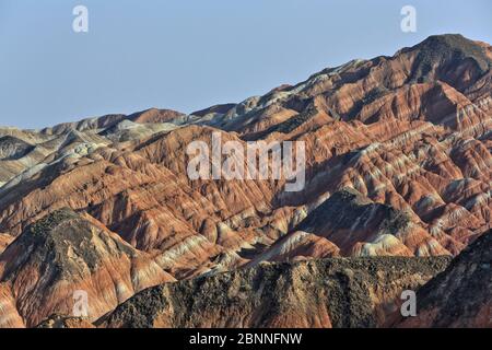 La forma della strada della seta dalla terrazza di osservazione ricamata a colori. Zhangye Danxia-Qicai Scenic Spot-Gansu-China-0884 Foto Stock