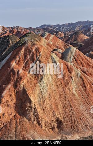 La forma della strada della seta dalla terrazza di osservazione ricamata a colori. Zhangye Danxia-Qicai Scenic Spot-Gansu-China-0885 Foto Stock