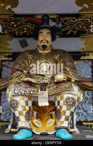 Giappone, Honshu, Prefettura Di Tochigi, Nikko, Santuario Di Toshogu, Porta Di Yomeimon, Statua Di Zuijin Guardian Foto Stock