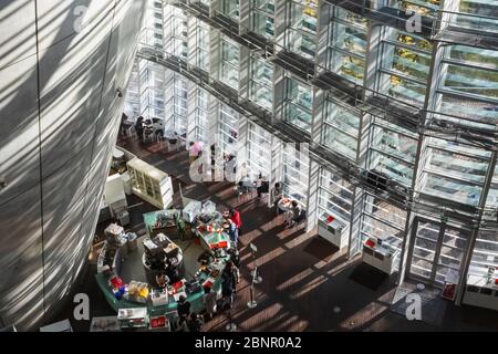 Giappone, Honshu, Tokyo, Roppongi, Il Centro Nazionale D'Arte Di Tokyo, Vista Interna Foto Stock