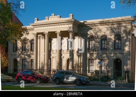 Clarendon Terrace, East Melbourne, una casa ostentatiosa costruita nel 1857 per il mercante di vino Charles Lister, architetto Osgood Pritchard. Victoria, Australia Foto Stock