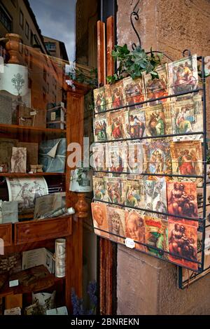 Souvenir, cartoline, esposizione, Firenze, Toscana, Italia Foto Stock