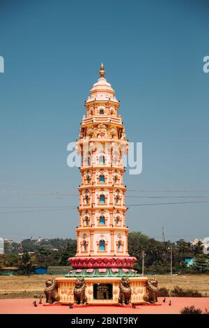 Mapusa, Goa, India. Torre della lampada del tempio di Shri Dev Bodgeshwar Sanstan. Ha UN Santuario dedicato a Kanakeshwar Baba o Bodgeshwar. Landm Foto Stock