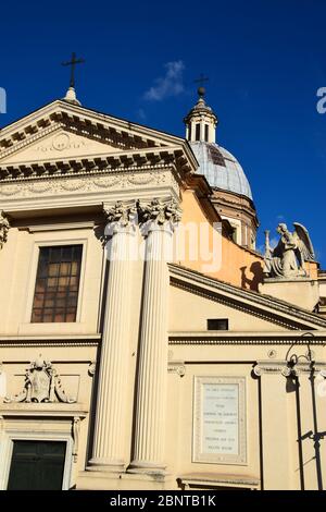 Chiesa di San Rocco tutti Augusteo - Chiesa di San Rocco tutto Augusteo con Largo San Rocco nella città di Roma Foto Stock