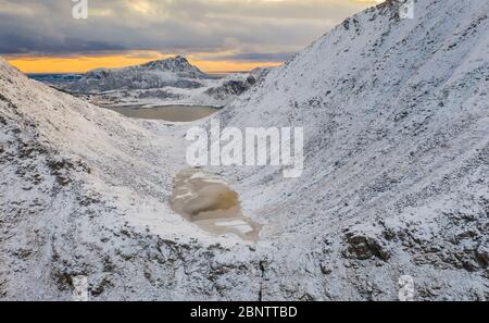 Vista aerea spiaggia di Haukland all'alba, Leknes, Lofoten, Nordland, Norvegia, Scandinavia, Nord Europa Foto Stock