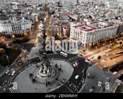 Statua di Christopher Colombus vicino alla Ramblas vista aerea Barcellona Catalogna Spagna. Il Monumento Colombo o il Monumento a Colón o Mirador de Colón Foto Stock