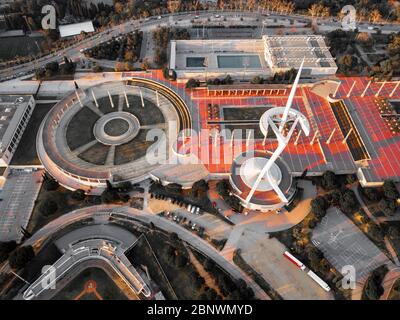 Vista aerea dell'anello Olimpico o dell'Anella Olímpica e del Palau Sant Jordi Estadi Olímpic e della Torre delle Comunicazioni di Montjuïc. Giochi Olimpici 1992 Barcellona Catalo Foto Stock