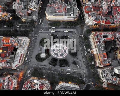 Vista aerea di Plaça de Catalunya o di piazza Catalunya, una piazza principale nel centro di Barcellona, Catalogna Spagna. Plaça de Catalunya o Plaza de Foto Stock