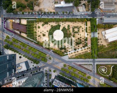 Poblenou vista aerea Me by Sol Melia Hotel e Parco Centrale di Poblenou Barcellona Catalogna Spagna. Il Parco Centrale di Poblenou, "El Parc del CEN Foto Stock