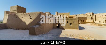 BAHLA, OMAN - 28 NOVEMBRE 2017: Vista del Forte Bahla, a Bahla, Oman Foto Stock